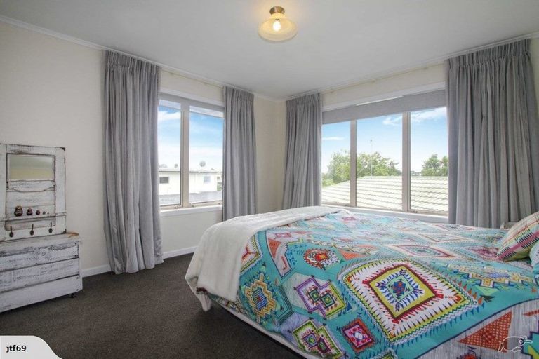 Photo of property in 2/596 Whangaparaoa Road, Stanmore Bay, Whangaparaoa, 0932