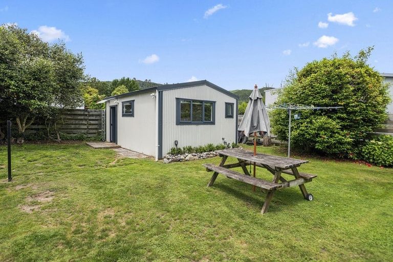Photo of property in 19 Irwin Place, Kinloch, Taupo, 3377