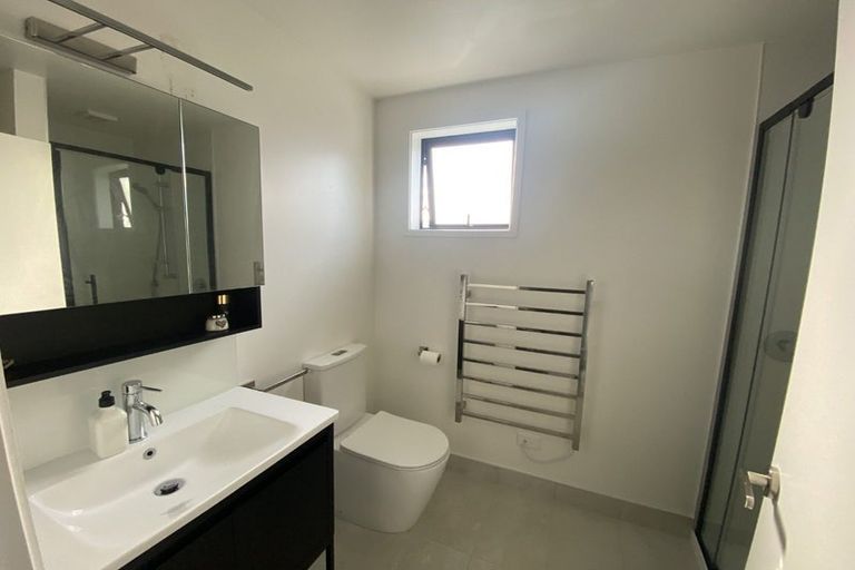 Photo of property in 15 Kotuitui Street, Manukau, Auckland, 2104