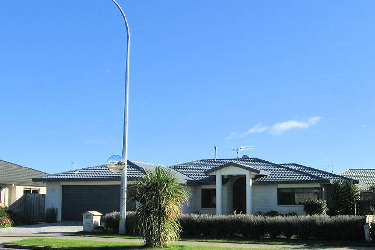 Photo of property in 118 Realm Drive, Paraparaumu, 5032