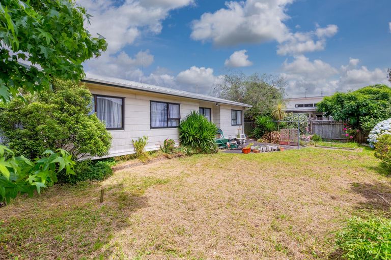 Photo of property in 2/82 Settlement Road, Papakura, 2110