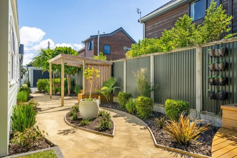 Photo of property in 16 Oriental Street, Petone, Lower Hutt, 5012