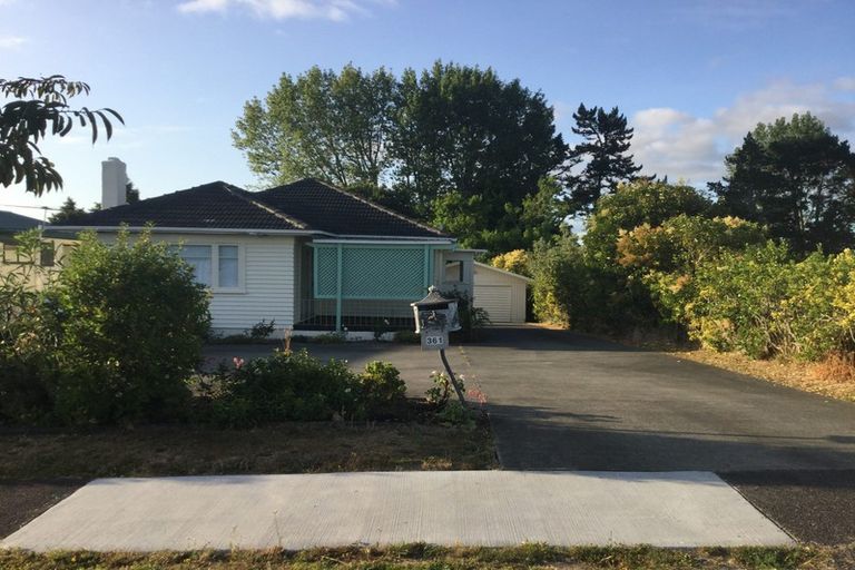 Photo of property in 361 Main Road, Huapai, Kumeu, 0810
