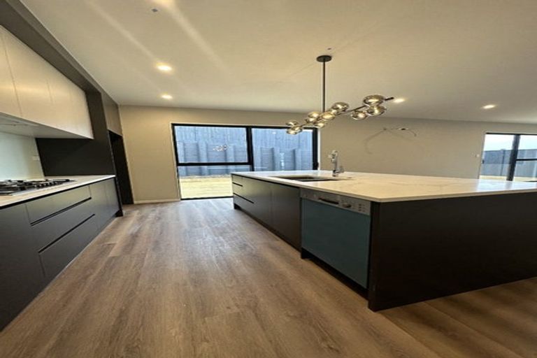 Photo of property in 28 Bendridge Street, Flat Bush, Auckland, 2019