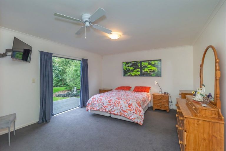 Photo of property in 14 Pohutukawa Drive, Levin, 5571