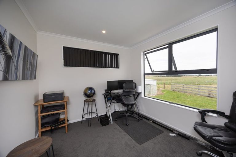 Photo of property in 567 Lethbridge Road, Halcombe, 4775