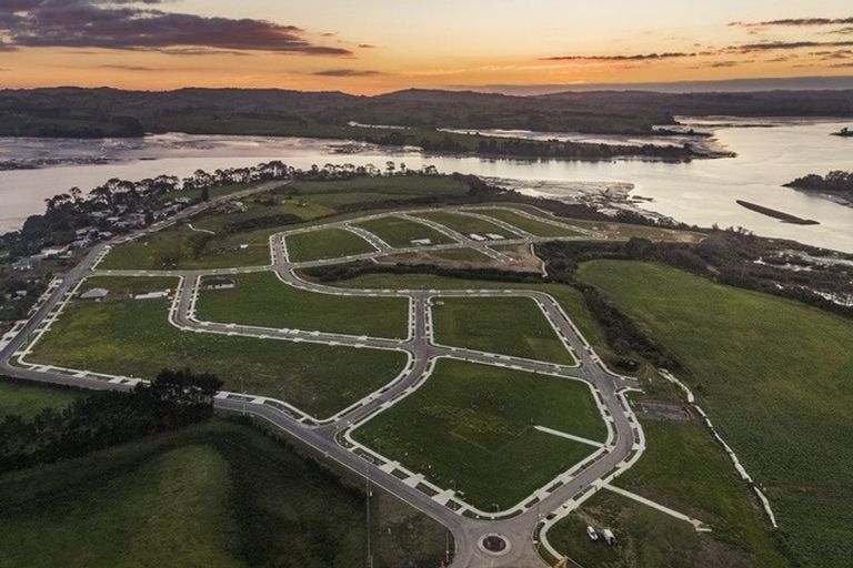 Photo of property in 4 Waimiri Road, Glenbrook, 2681