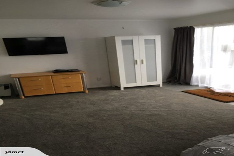 Photo of property in 20 Sceptre Place, Avondale, Auckland, 1026