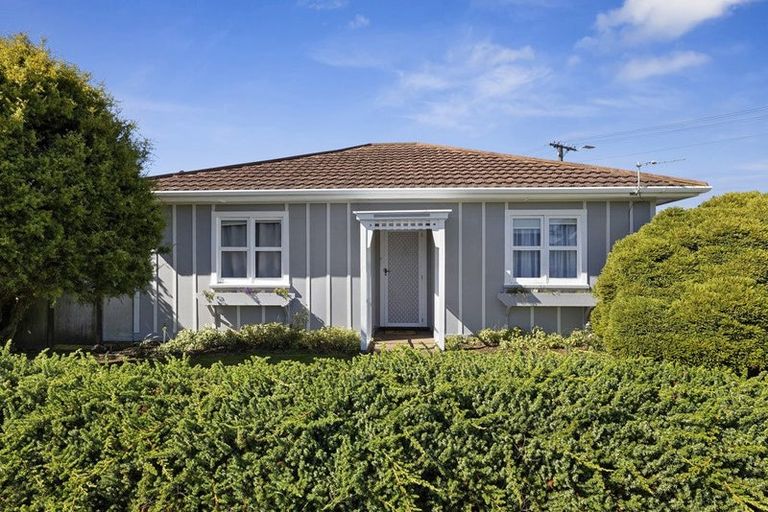 Photo of property in 10 Tukapa Street, Westown, New Plymouth, 4310
