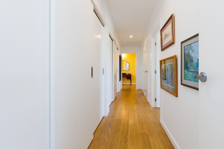 Photo of property in 121 Cashmere Drive, Fitzherbert, Palmerston North, 4410