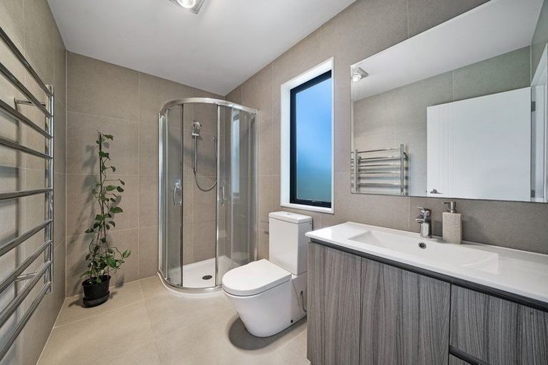 Photo of property in 5b Hemsway Place, Sunnyhills, Auckland, 2010