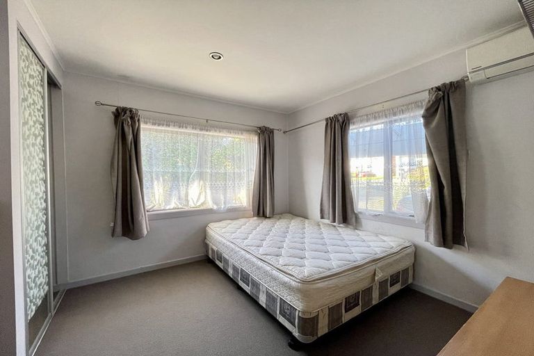 Photo of property in 11a Newington Road, Henderson, Auckland, 0612