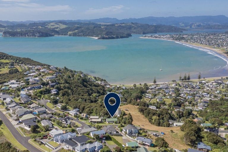 Photo of property in 10 Christa Court, Whitianga, 3510