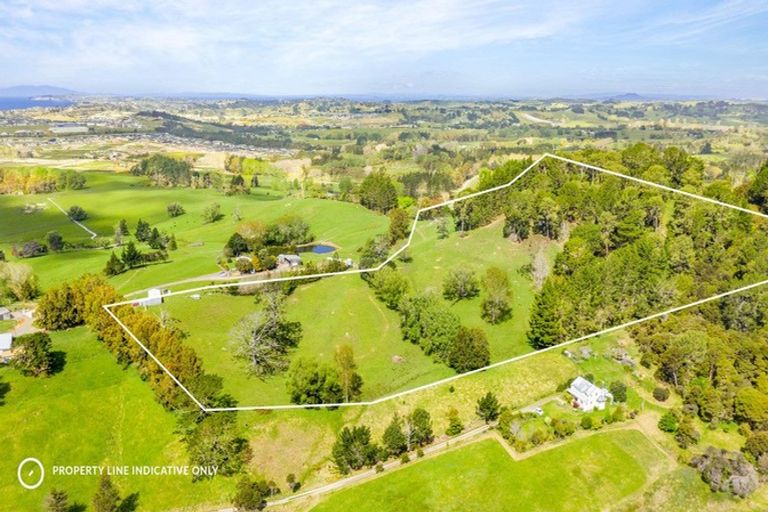 Photo of property in 120 Cemetery Road, Wainui, Silverdale, 0992