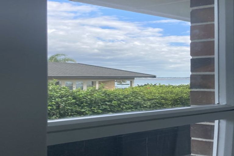 Photo of property in 2/12 The Parade, Bucklands Beach, Auckland, 2012