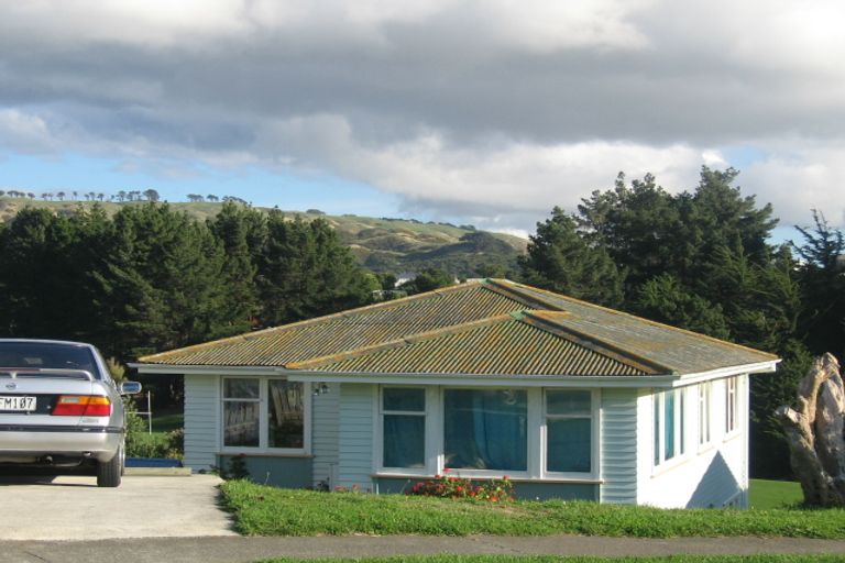 Photo of property in 7 Triton Place, Cannons Creek, Porirua, 5024