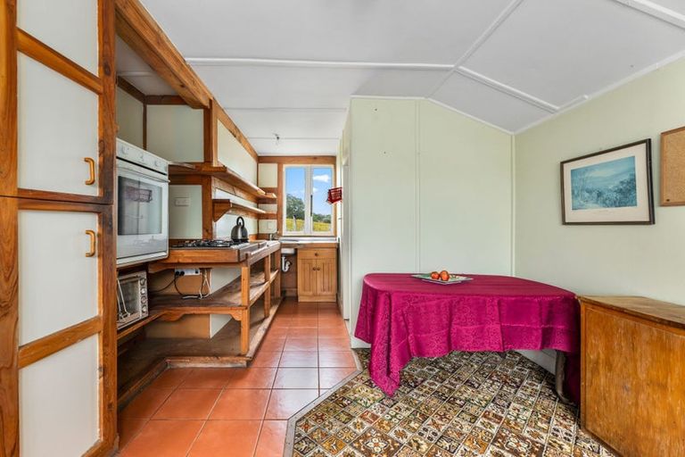 Photo of property in 8 Takamatua Valley Road, Takamatua, Akaroa, 7581