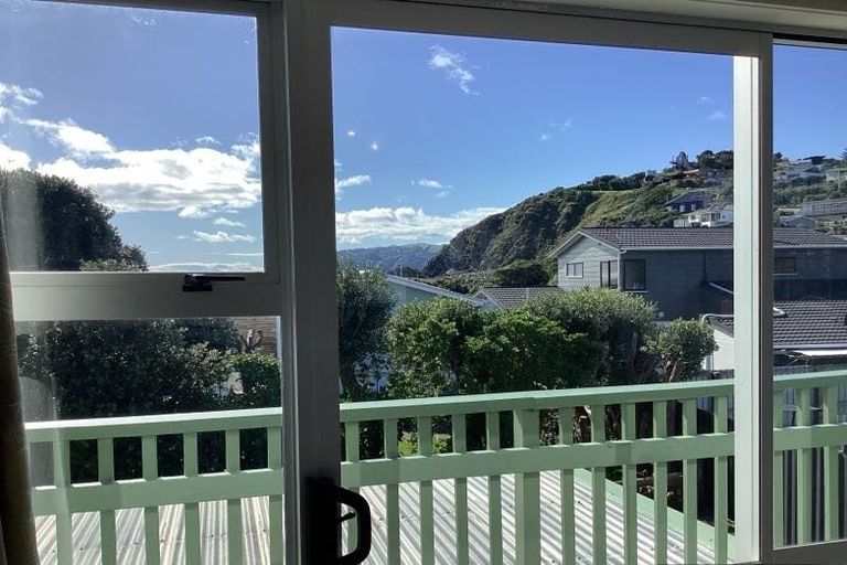 Photo of property in 7 Terrace Road, Titahi Bay, Porirua, 5022