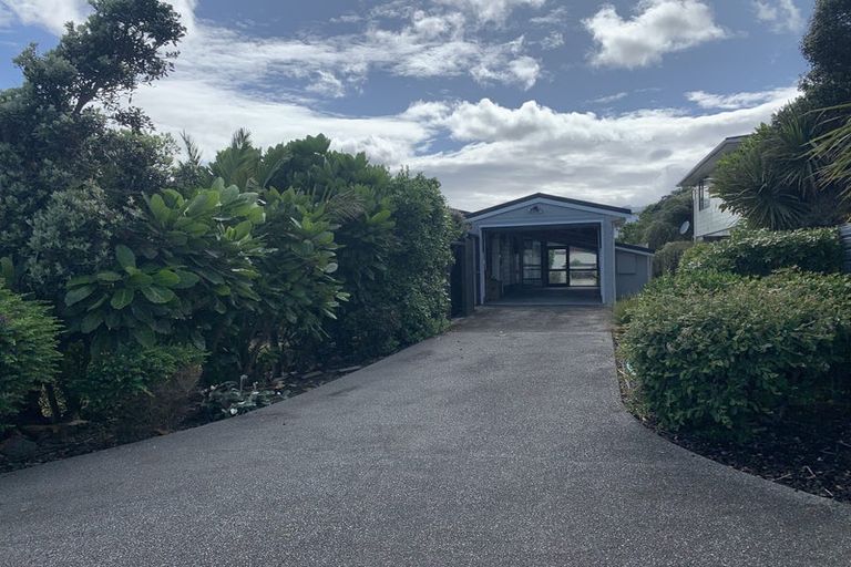 Photo of property in 10 Jane Street, Waikanae Beach, Waikanae, 5036