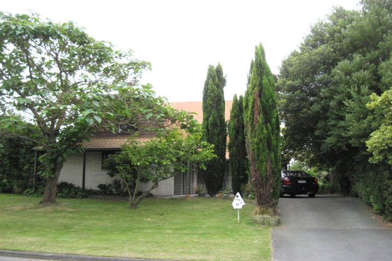 Photo of property in 14 Highland Place, Avonhead, Christchurch, 8042