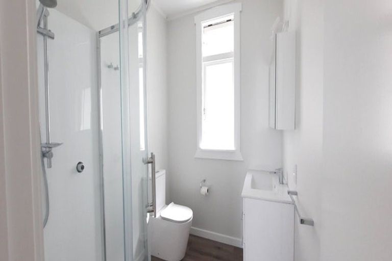 Photo of property in 4 Rotherham Terrace, Miramar, Wellington, 6022