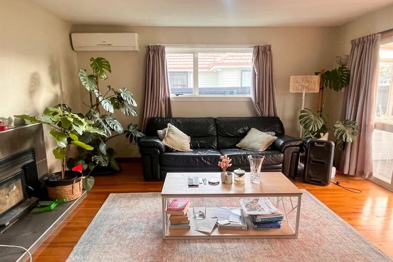 Photo of property in 61 Coopers Road, Dallington, Christchurch, 8061