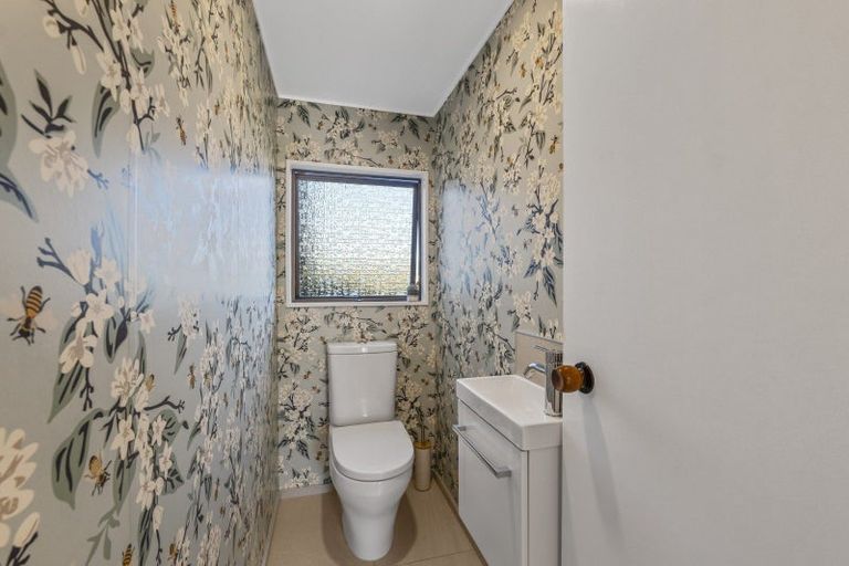 Photo of property in 12 Ridgewood Drive, Ridgewood, New Plymouth, 4371