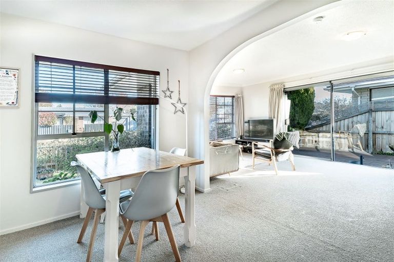 Photo of property in 7 Apsley Drive, Russley, Christchurch, 8042