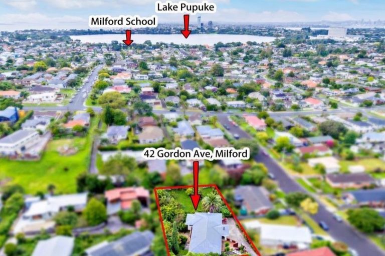 Photo of property in 42 Gordon Avenue, Milford, Auckland, 0620