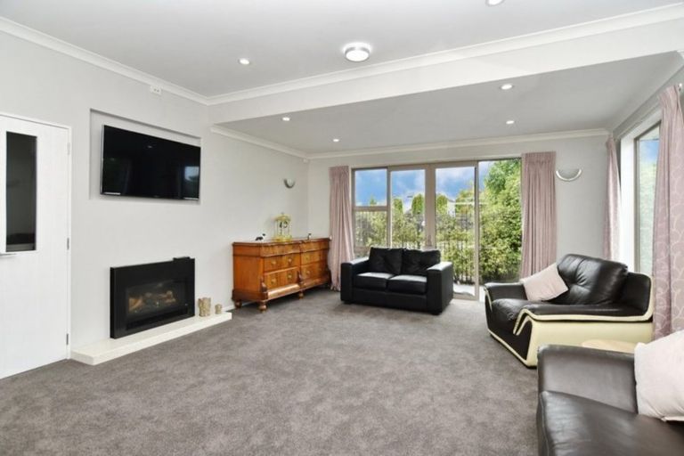 Photo of property in 23 Papaumu Green, Parklands, Christchurch, 8083