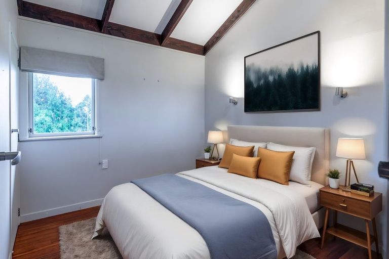 Photo of property in 10 Rangiwai Road, Titirangi, Auckland, 0604