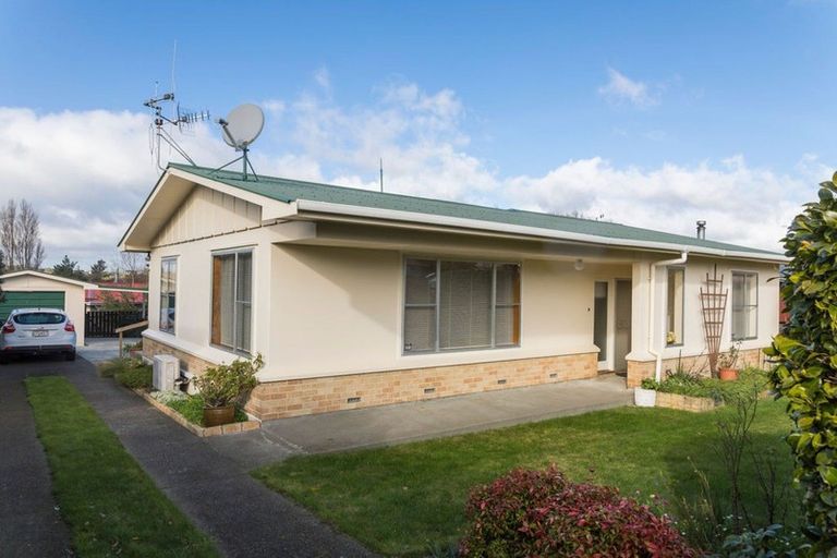 Photo of property in 30 Guy Street, Dannevirke, 4930