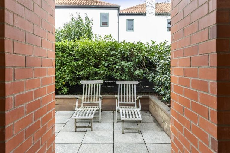 Photo of property in 4/56 Hewitts Road, Merivale, Christchurch, 8014