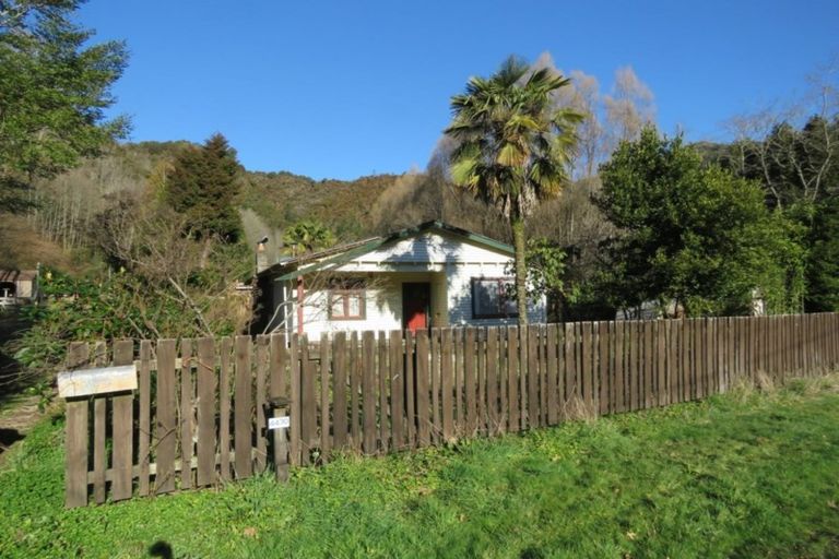 Photo of property in 58 Trennery Street, Blacks Point, Reefton, 7830