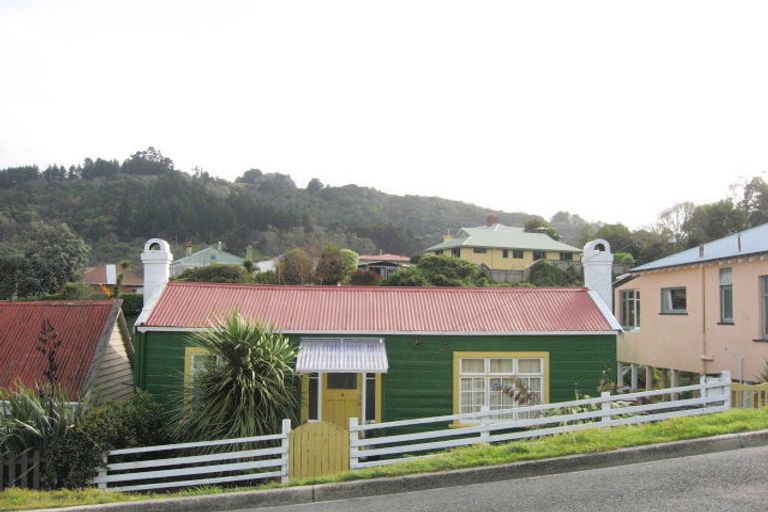 Photo of property in 16 Mary Street, Port Chalmers, 9023