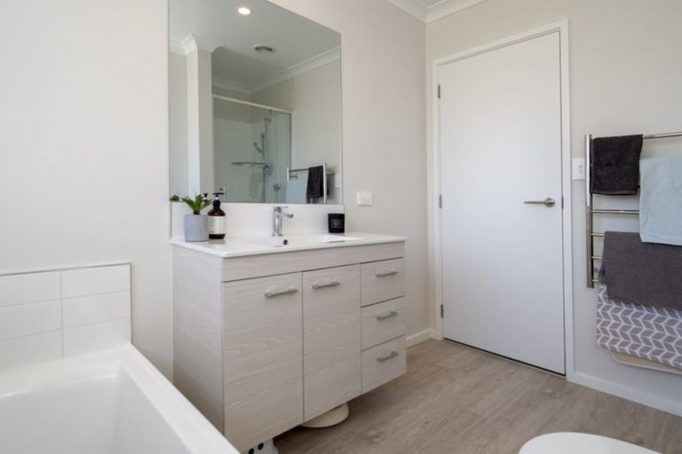 Photo of property in 83 Bert Wall Drive, Omokoroa, 3114