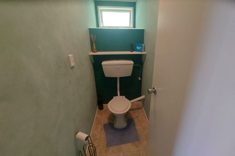 Photo of property in 32 Holborn Drive, Stokes Valley, Lower Hutt, 5019