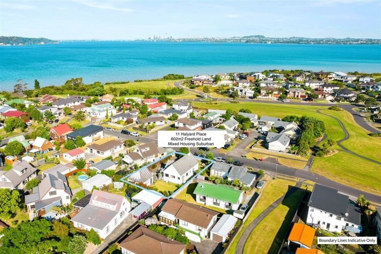Photo of property in 11 Halyard Place, Te Atatu Peninsula, Auckland, 0610