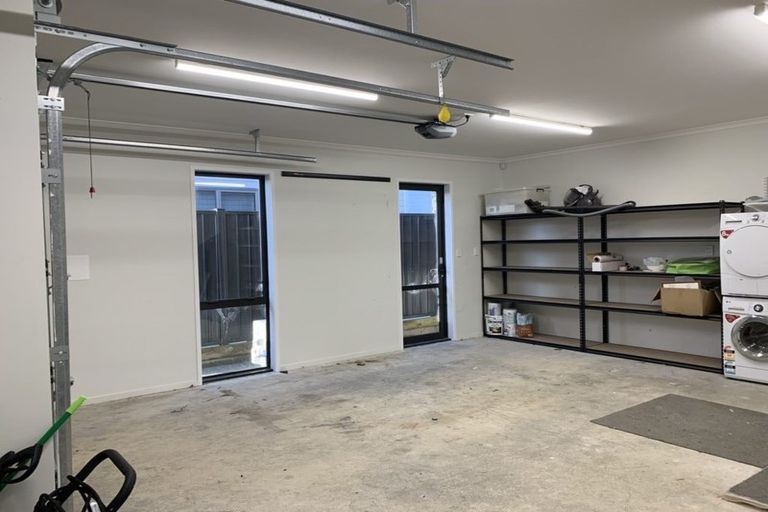 Photo of property in 17 Somerby Mews, Silverstream, Upper Hutt, 5019