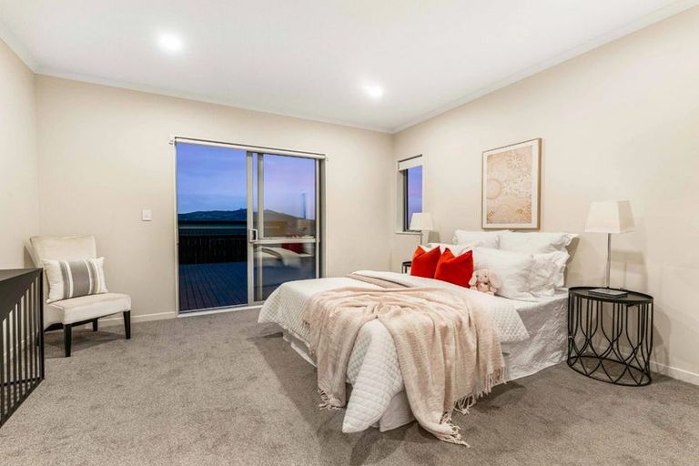 Photo of property in 9 James Elliot Way, Pokeno, 2402