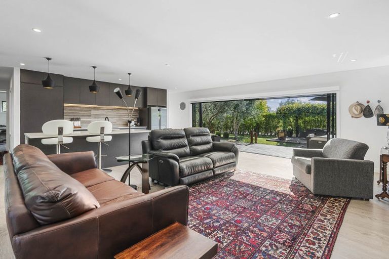 Photo of property in 2 Burgundy Drive, Martinborough, 5711