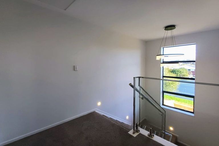 Photo of property in 1/2 Maxwelton Drive, Mairangi Bay, Auckland, 0630