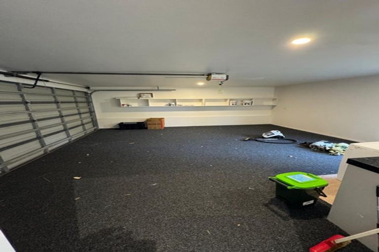 Photo of property in 8a Glenfield Road, Birkenhead, Auckland, 0626