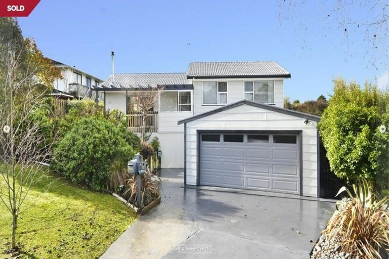 Photo of property in 17 Peterhouse Place, West Harbour, Auckland, 0618