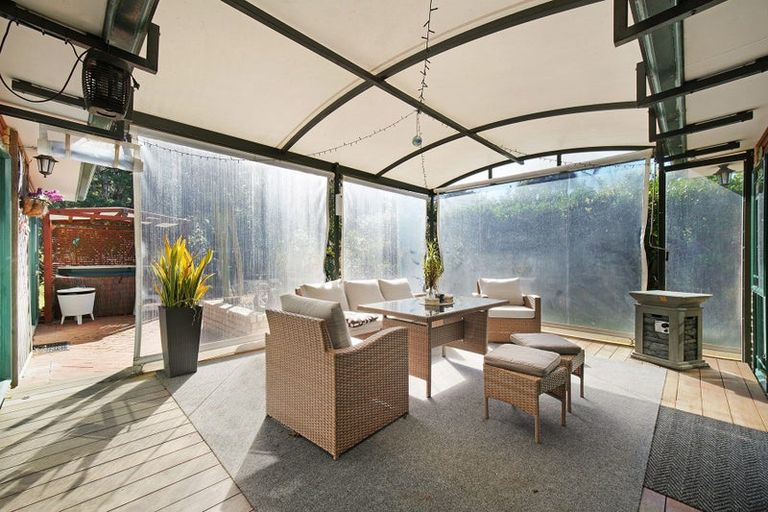 Photo of property in 14 Waimoko Glen, Swanson, Auckland, 0612