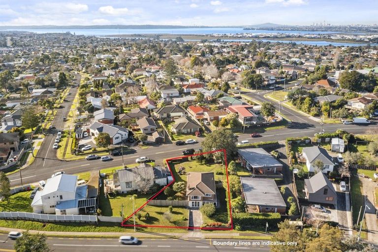 Photo of property in 265 Great North Road, Henderson, Auckland, 0612