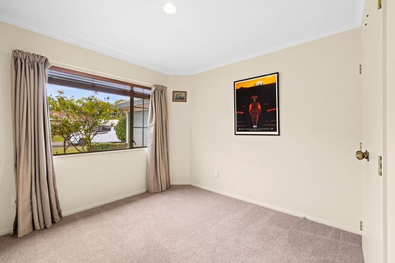 Photo of property in 19 Kingsgate Avenue, Havelock North, 4130