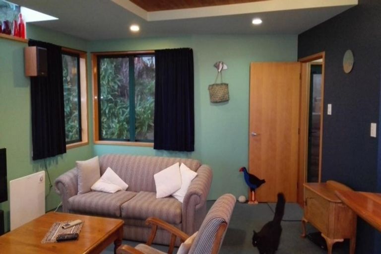 Photo of property in 166 The Esplanade, Houghton Bay, Wellington, 6023