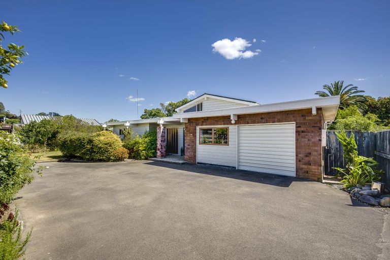 Photo of property in 16 Ngarimu Crescent, Taradale, Napier, 4112