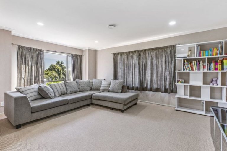 Photo of property in 202 Wattle Farm Road, Wattle Downs, Auckland, 2103